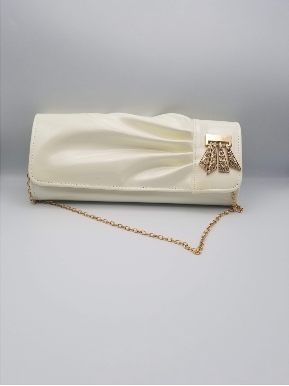 Elegant Cream Evening Clutch with Gold Chain